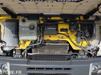 2011-renault-premium-1430531-45904052