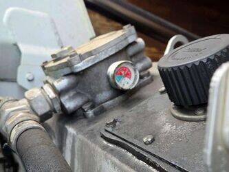 2011-renault-premium-1430531-45904053