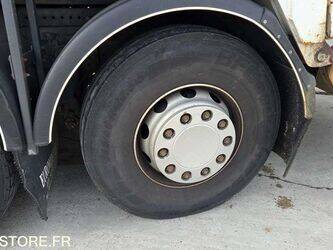 2011-renault-premium-1430531-45904063