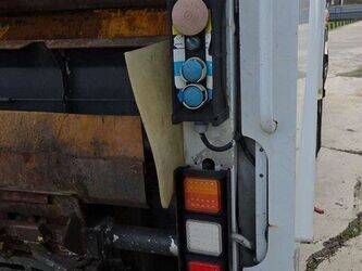 2011-renault-premium-1430531-45904064