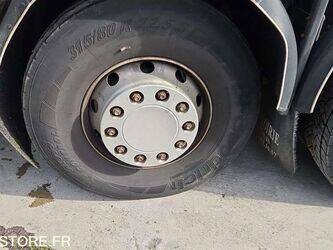 2011-renault-premium-1430531-45904065