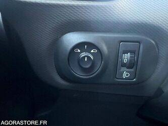 2015-citroen-c4-1430536-45904143