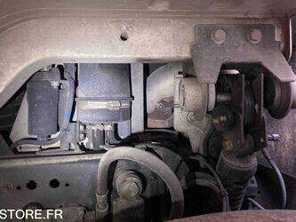 2012-renault-premium-1430537-45904171