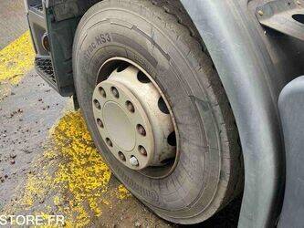 2012-renault-premium-1430537-45904173