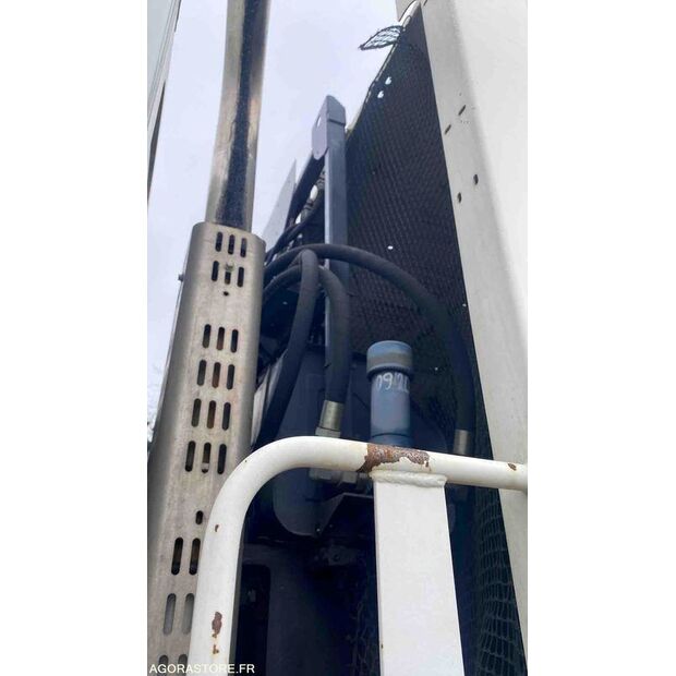 2012 Renault PREMIUM-45904188