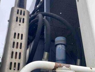 2012-renault-premium-1430537-45904188