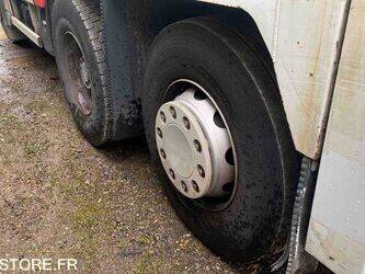 2012-renault-premium-1430537-45904201