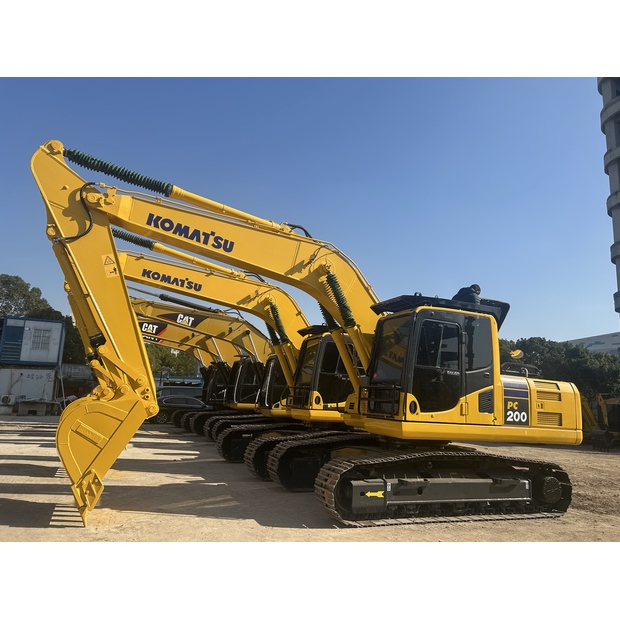 2023 Komatsu PC200-8-45908165