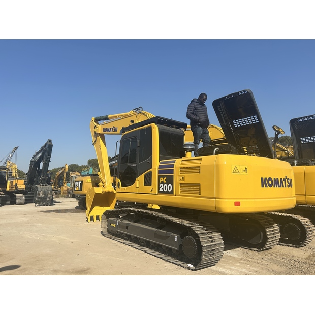 2023 Komatsu PC200-8-45908166