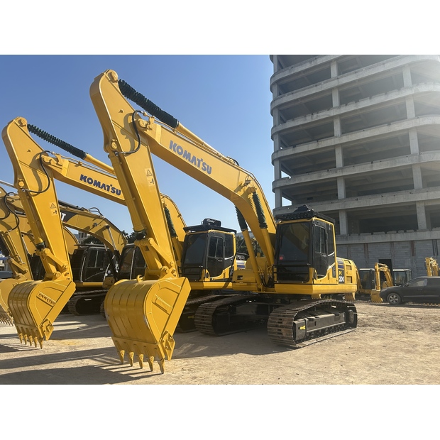 2023 Komatsu PC200-8-45908168