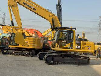 صورة ل حفارات 2023 كوماتسو PC220-8MO