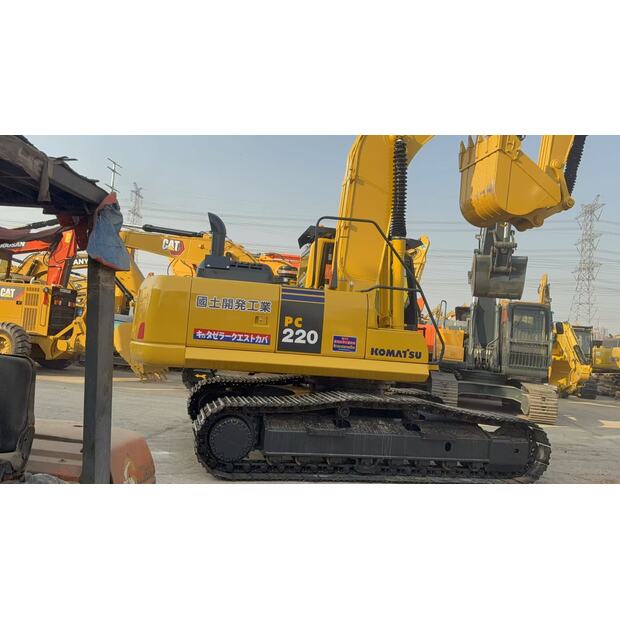2023 كوماتسو PC220-8MO-45908190