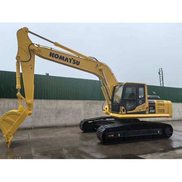 2024 Komatsu PC240-8-45908197