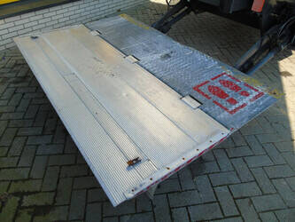 2014-mercedes-benz-axor-1829-1430712-45908546