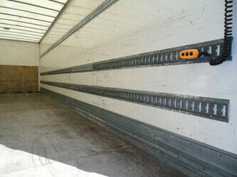 2014-mercedes-benz-axor-1829-1430712-45908551