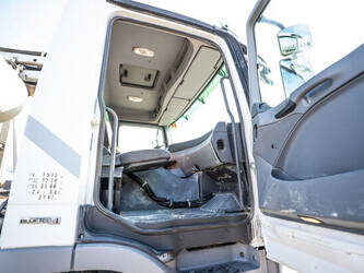 2009-mercedes-benz-actros-3241-1430728-45908986