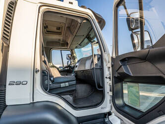 2013-volvo-flh-290-45909049