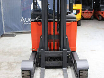 2010-linde-r20g-03-45909424