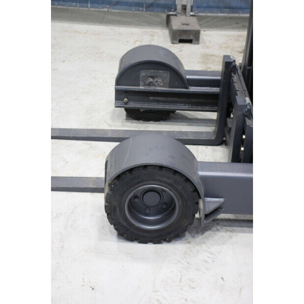 2010 ليندي R20G-03-45909429