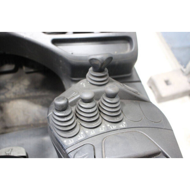 2014 Linde E25L-01-45909855