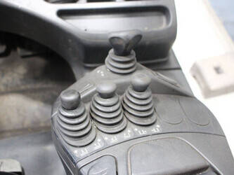 2014-linde-e25l-01-1430761-45909855