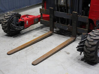 2011-moffett-m4-20-4-1430792-45910697