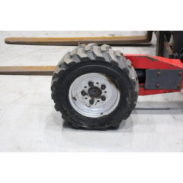 2011 MOFFETT M4 20.4-45910701