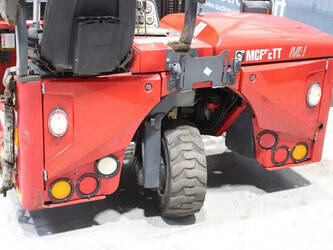 2011-moffett-m4-20-4-1430792-45910702