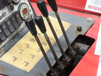 2011-moffett-m4-20-4-1430792-45910711