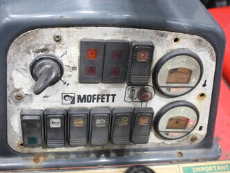 2011-moffett-m4-20-4-1430792-45910713