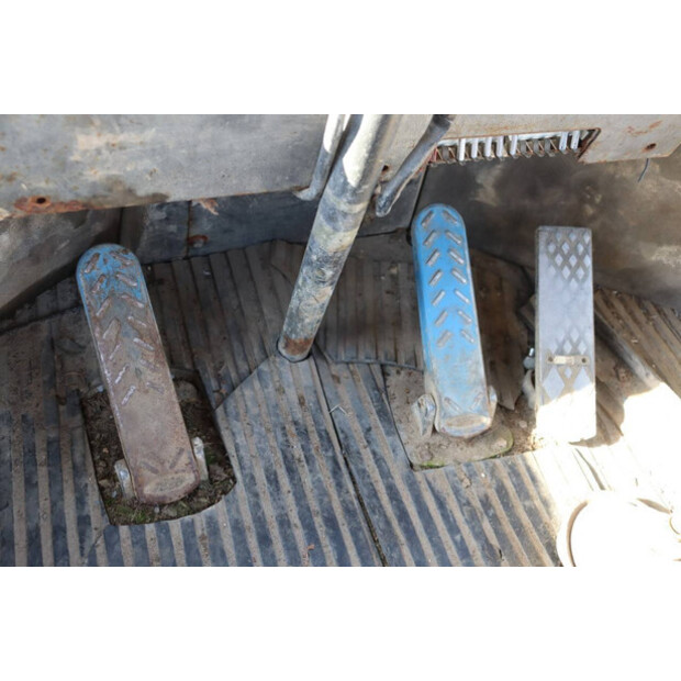 1987 O & K F1310-45911154