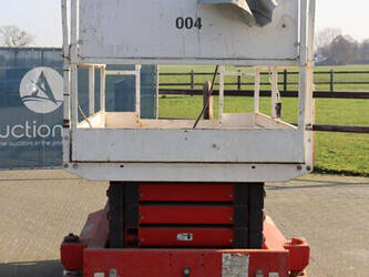 2002-jlg-2658-e3-45911297