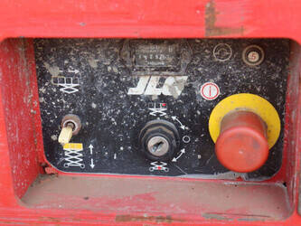 2002-jlg-2658-e3-45911302