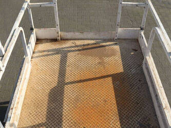 2002-jlg-2658-e3-45911310