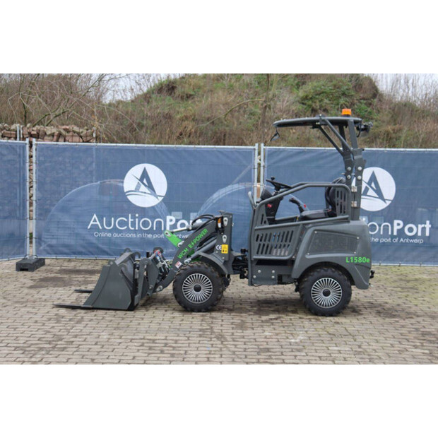 2025 WCM L1580e-45911470