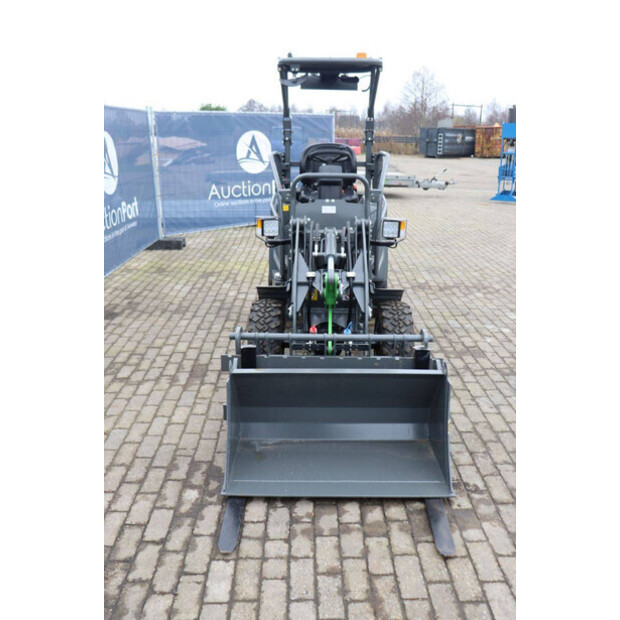 2025 WCM L1580e-45911475