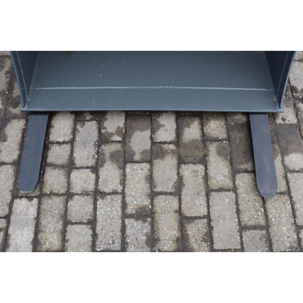 2025 WCM L1580e-45911479