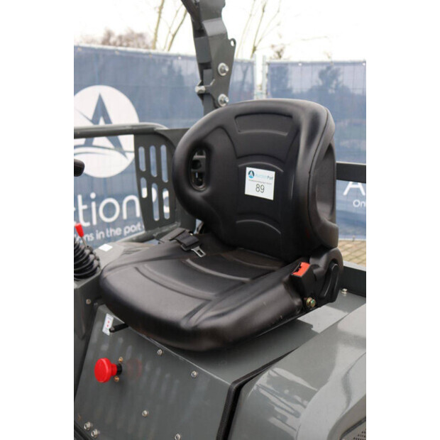 2025 WCM L1580e-45911493