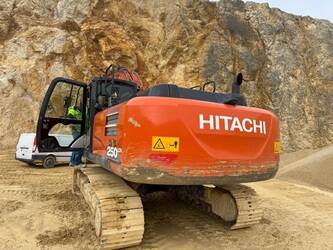 2019-hitachi-zx250lcn-6-1430923-45918967