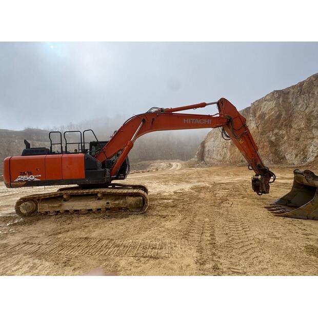 2019 Hitachi ZX250LCN-6-45918968
