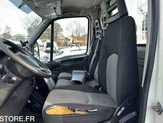 2013-iveco-35c17-1430951-45925420