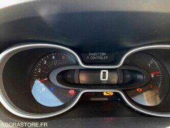 2017-renault-trafic-1430965-45925592