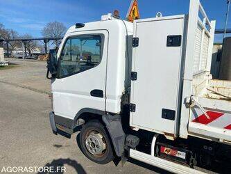 Image for TRUCKS 2011 MITSUBISHI CANTER