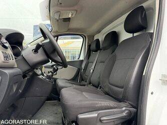 2017-renault-trafic-1430525-45925804