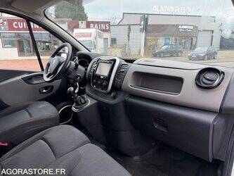 2017-renault-trafic-1430525-45925806