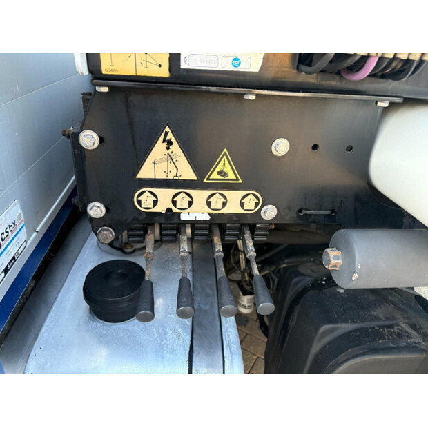 2009 داف CF-45925980