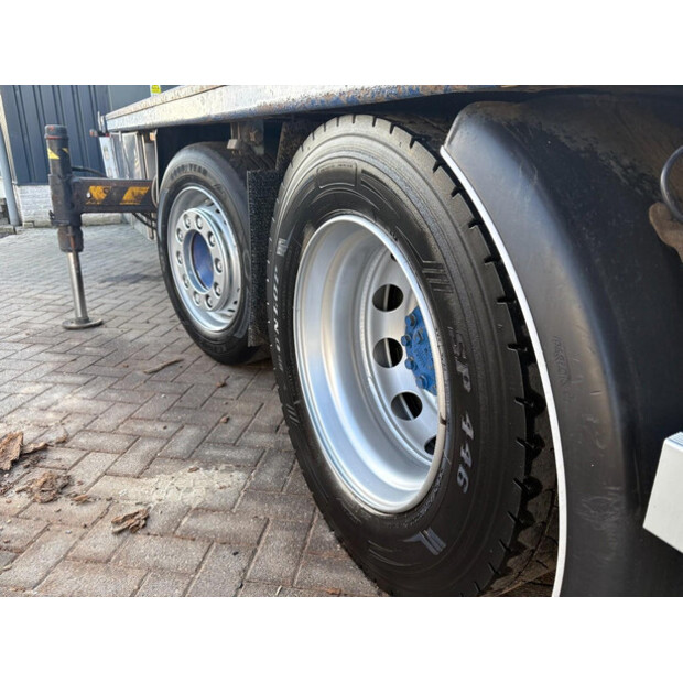 2009 داف CF-45925985