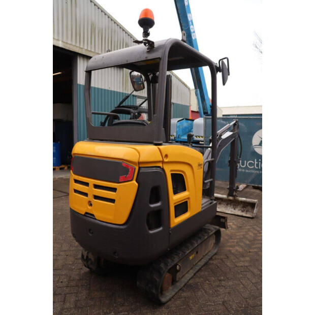 2017 فولفو EC15B-45926297