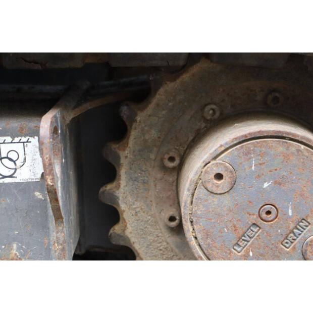 2017 فولفو EC15B-45926308