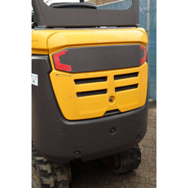 2017 فولفو EC15B-45926310